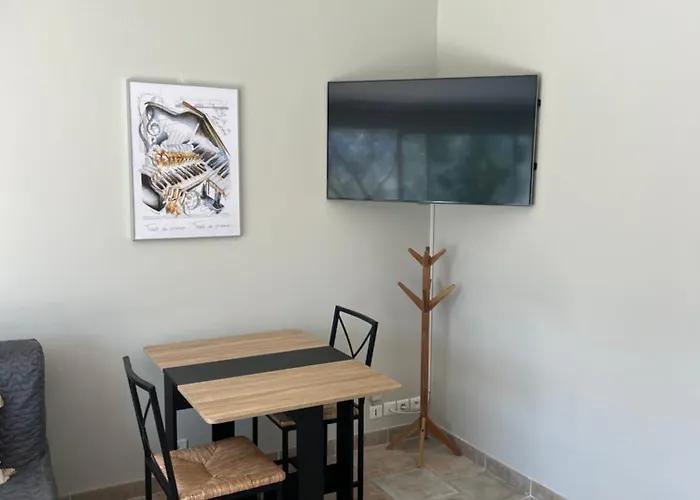 La Maison Dans L'olivette Holiday home *