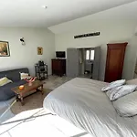 La Maison Dans L'olivette Oraison