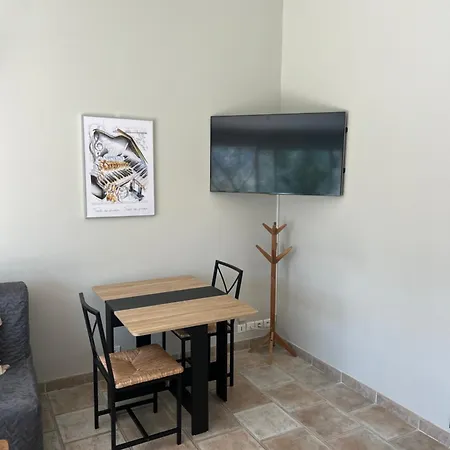 La Maison Dans L'olivette Tatil Evi *