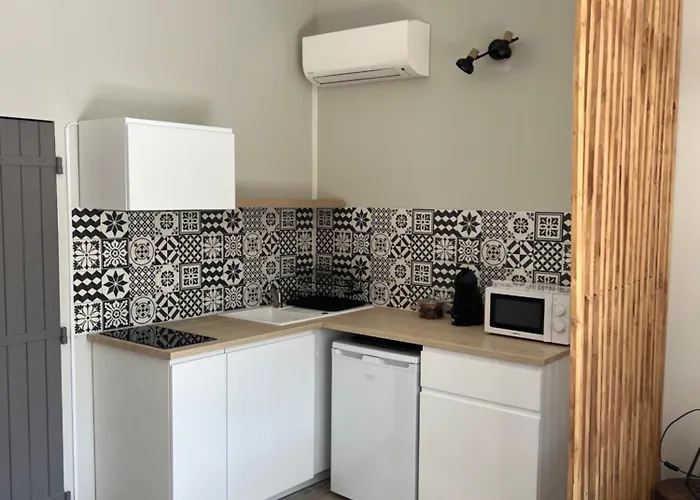 La Maison Dans L'olivette Hébergement de vacances *